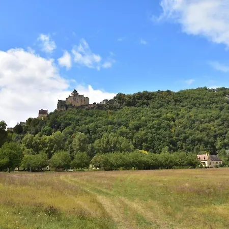 Holiday home Quaint In Berbigui Res Valley Of The Castles At 15min *