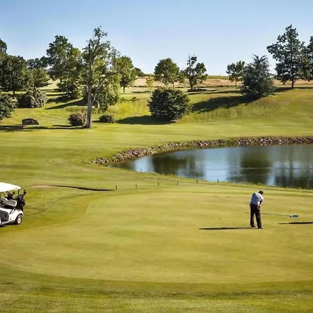 Quaint In Berbiguieres, Valley Of The Castles At 15min Nyaraló Saint-Germain-de-Belvès